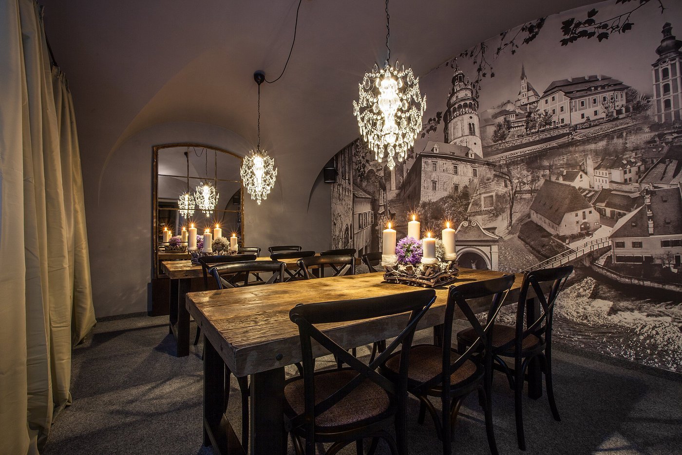 Retro Café & Restaurant, Český Krumlov – interiér s nábytkem GS Furniture, foto 2