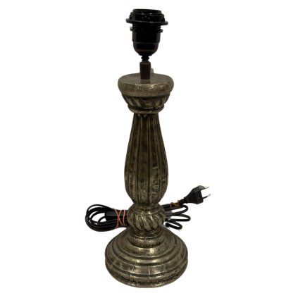 Indická dřevěná lampa s jemným vertikálním reliéfem a jedinečnou patinou.