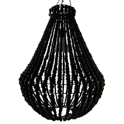 Závěsná lampa tvořená černými kuličkami spojenými dohromady, která přináší moderní a dynamický design.
