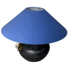 Indická stolní lampa z recyklované kovové nádoby s autentickou patinou.