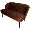 Stylová lavice Bardot v sametové látce Adore Tabbaco. Elegantní tvar, pohodlné sezení a hřejivý tabákový odstín pro moderní i vintage interiér.