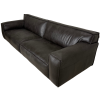 Luxusní sofa Chicago z pravé italské kůže v odstínu testa di moro. Precizní holandská výroba, maximální komfort a nadčasový design.